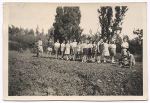 Early Israel children group; Ruth Peyser collection